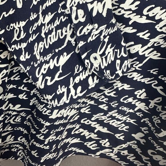 Chico's Size 1 No-Iron Love at First Sight Caroline Button Down Shirt Blue White - Picture 4 of 7